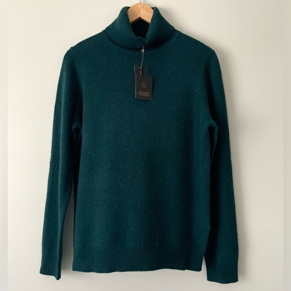 NWT Charter Club Luxury 100%
Cashmere Deep Pine Green Turtleneck
Sweater M